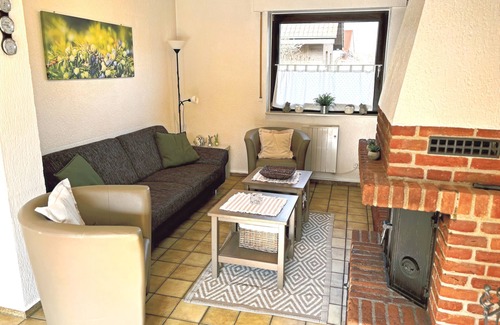 Haseluenne House | Holiday Home "Wacholderhain" Near the Lake with Garden