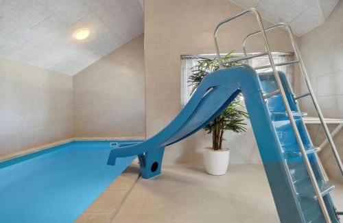 Hasmark Strand House | Holiday Home Wari - 400m from the sea by Interhome
