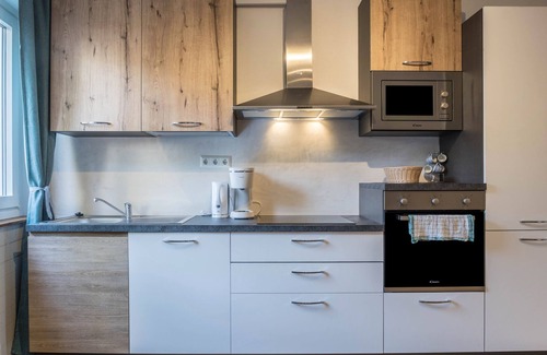 Centro - Piani - Rencio House | Holiday Home "Weingut Plonerhof" with Mountain View, Private Garden & Wi-Fi