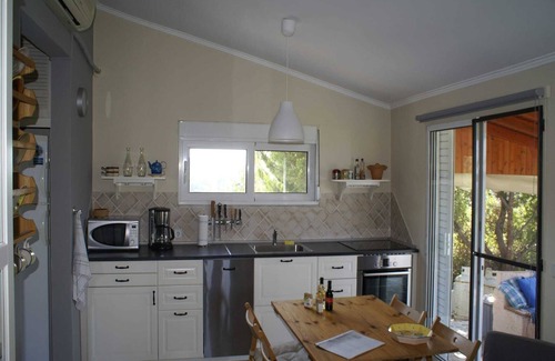Asklipiio House | Holiday Home with Garden in Kritinia