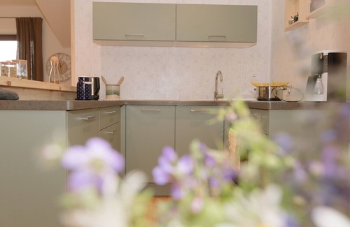Aldino Apartment | Holiday Home “Wies Wieserhof” with Mountain View, Balcony and Shared Garden