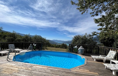 Saint-Sauveur House | Holiday Home with sauna, Saint-Sauveur