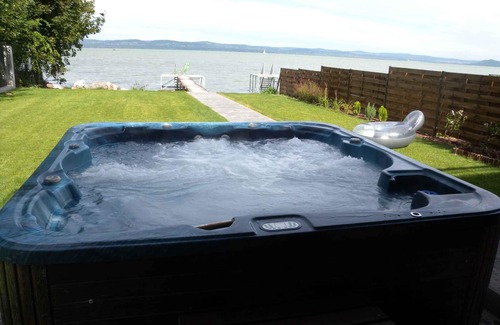 Balatonszarszo House | Holiday home with private boat dock, air conditioning and hot tub