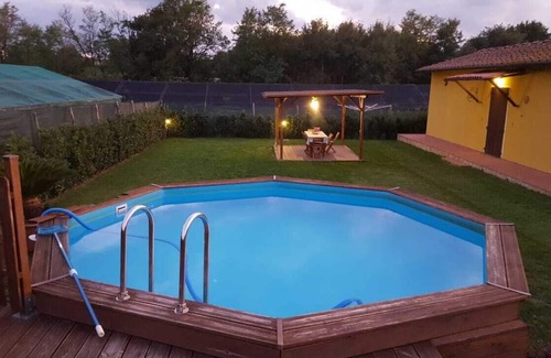 Fucecchio House | Holiday home with a large garden and swimming pool in the heart of Tuscany