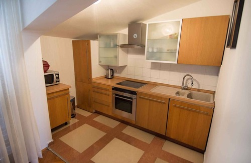 Tkon House | Holiday home with air conditioning and internet