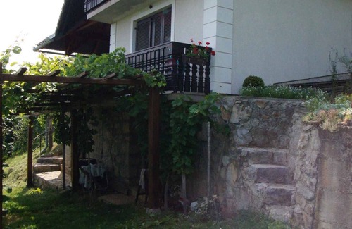 Semic House | Holiday home with balcony and garden