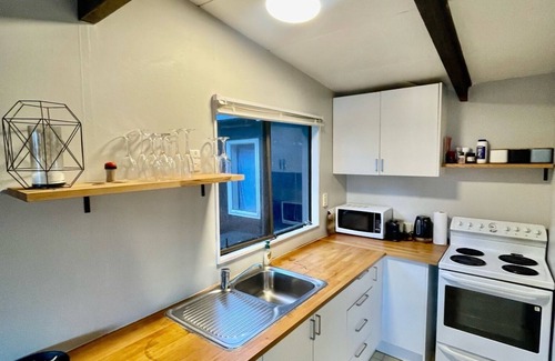 Moana House | Holiday home with fantastic deck and views