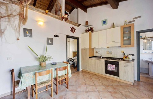Pompeiana House | Holiday home with garden and parking