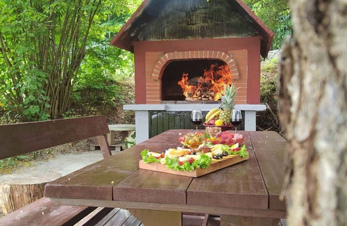 Trnovac House | Holiday home with garden and hiking opportunities