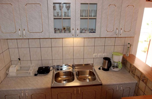 Povile House | Holiday home with garden