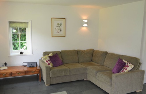 Tilney Fen End House | Holiday home with Tennis Court