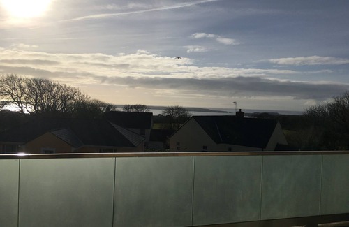 Tenby House | Holiday home with heated outdoor swimming pool May-Sept. Hot tub as extra