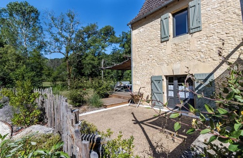 Thonac House | Holiday Home with Jacuzzi, Peaceful Haven in the Heart of Nature