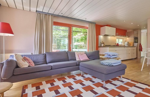 Goedereede Ski Chalet | Holiday home with large garden near the beach