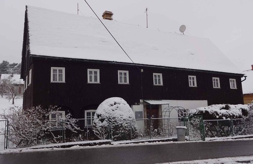Frydlant House | Holiday home with large garden, outdoor pool and table tennis