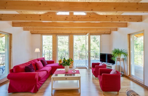 Sudwinsen House | Holiday home with large balcony
