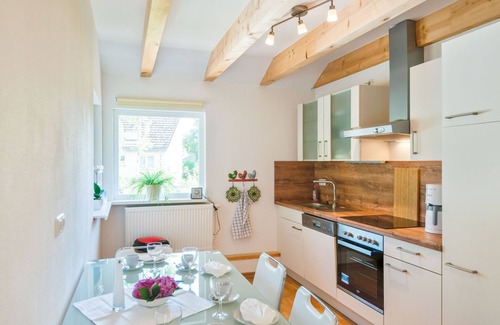Sudwinsen House | Holiday home with large balcony