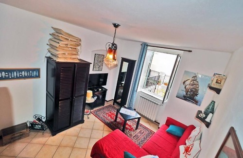 Pugliola House | Holiday home with large terrace in ancient ligurian village, close to the beach