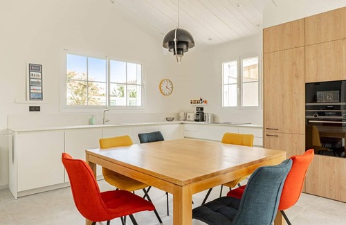 Loix House | Holiday home with lush garden in Loix