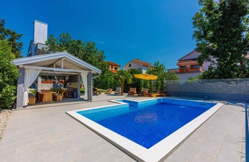 Jadranovo House | Holiday home with outpool