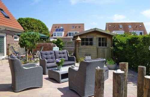Biggekerke House | Holiday home with private terrace