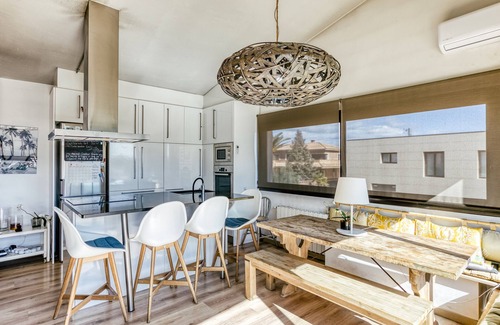Perelada House | Holiday Home with Pool and in a Golf Zone