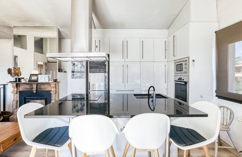 Perelada House | Holiday Home with Pool and in a Golf Zone