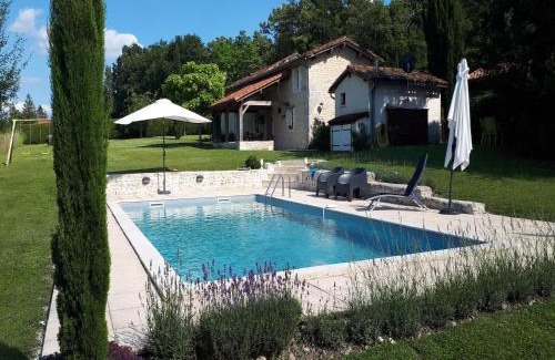 Bertric-Buree House | Holiday home with pool in Verteillac