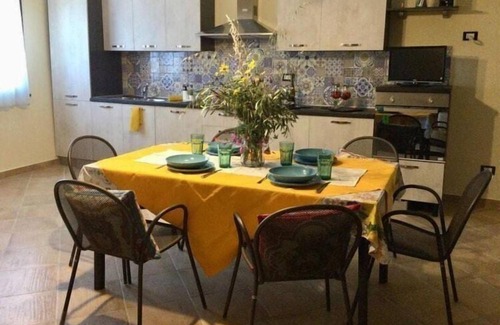 Gaggi House | Holiday Home with Pool near Mt Etna