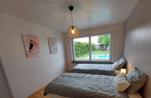 Koekelare House | holiday home with private heated swimming pool and outdoor sauna