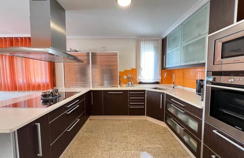 Pereiro de Aguiar House | Holiday home with private garage