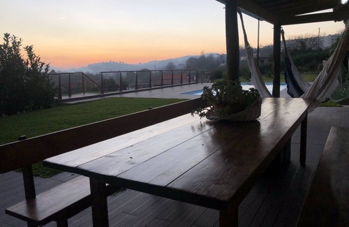 Guimaraes House | Holiday home with swimming pool and soccer field