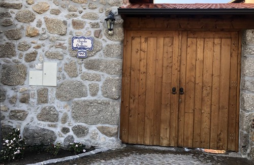 Guimaraes House | Holiday home with swimming pool and soccer field