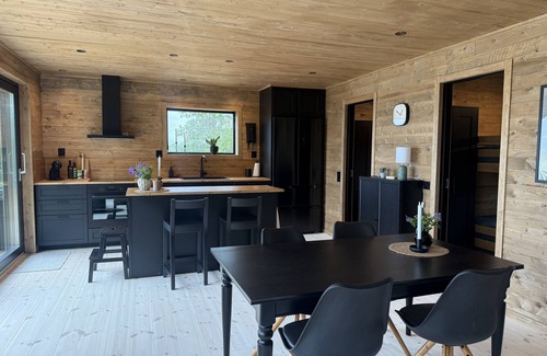 Lonashult House | Holiday home with sauna and lake view in scenic Lönashult | SE06090