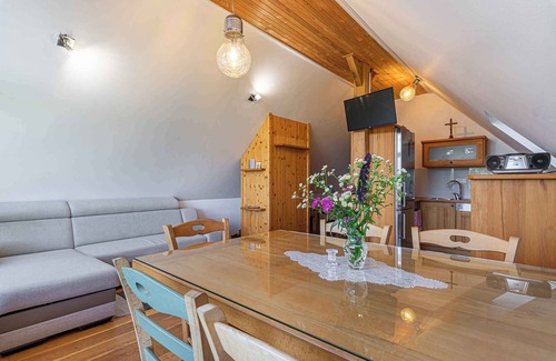 Srednje Grcevje House | Holiday home with sauna and wine cellar