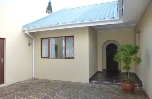 Port Alfred Apartment | holiday home with swimming pool in Port Alfred at the sunshine coast
