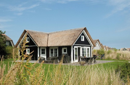 Hollum House | Holiday Home with Two Bathrooms
