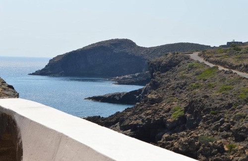 Tracino House | Holiday Home "Ziloto" with Sea View, Terrace & Wi-Fi