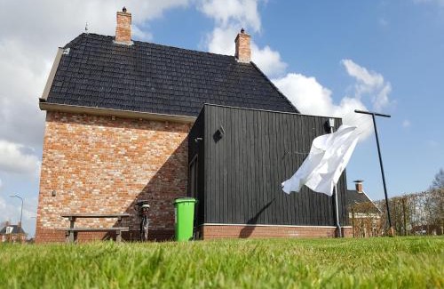 Zoutkamp House | Holiday Home Zoutkamp near Lauwersmeer, cleaning included