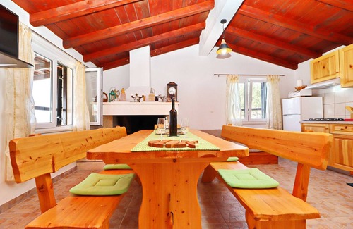 Zrnovo House | Holiday Home Zule - One Bedroom Holiday Home with Swimming pool