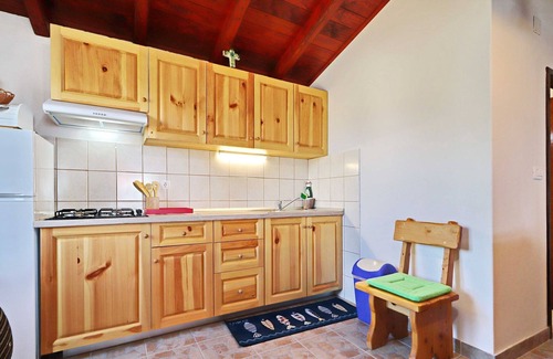 Zrnovo House | Holiday Home Zule - One Bedroom Holiday Home with Swimming pool