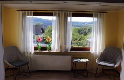 Hardt House | Holiday Home 'Zur Schönen Aussicht' with Private Terrace, Private Garden and Wi-Fi