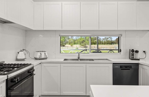 Falls Creek House | Holiday Homestead - Large Farm Stay Style Home