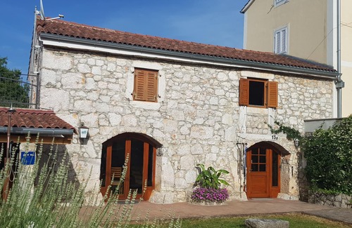 Sveti Anton House | Holiday house, idyllic and in a quiet location, 3 bedrooms for 6 persons, in Sveti Anton