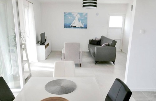 Zirje House | Holiday house Dragi - right next to the beach - Zirje (Island Zirje), Riviera Sibenik, Croatia