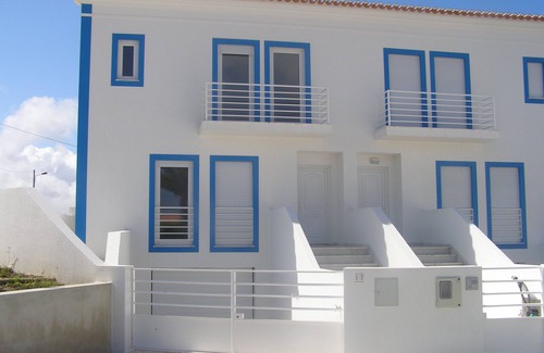 Atouguia da Baleia House | Holiday House near Beach