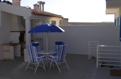 Atouguia da Baleia House | Holiday House near Beach