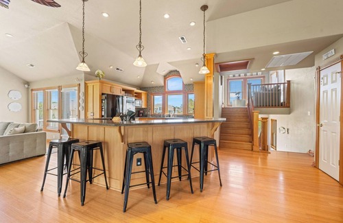 Monteray Shores House | Holiday House 4 Bedroom Home at Monteray Shores