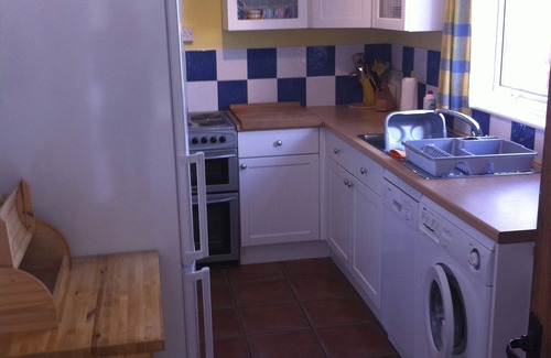 Porthleven House | Holiday House 400M walk to beach & 100M to harbour with private Sunny Garden.