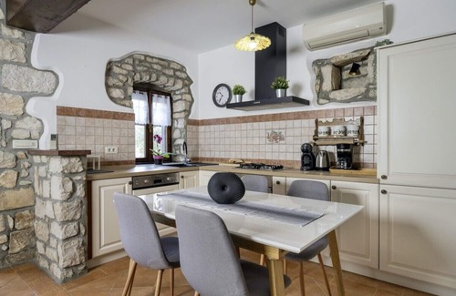 Boljevici Villa | Holiday house Albino * garden, private pool, terrace with BBQ, WiFi